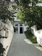 Paradisos
