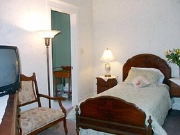 Antique Slumber Old Town Bed & Breakfast