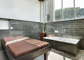Grand Cakra Hotel