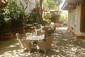 Chonos Hotel Lovina