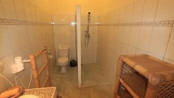 Chonos Hotel Lovina