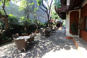 Chonos Hotel Lovina