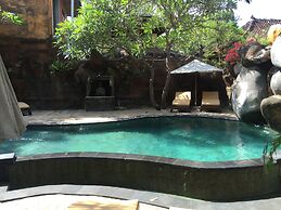 Chonos Hotel Lovina