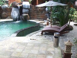 Chonos Hotel Lovina