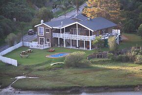 Salt River Lodge