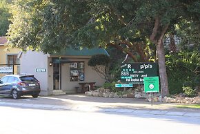 Lagoon Lodge