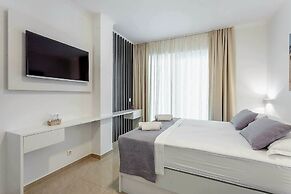Sunset Split Rooms