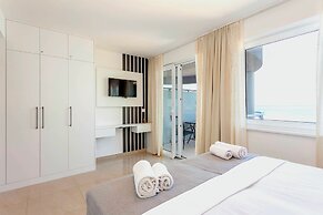 Sunset Split Rooms