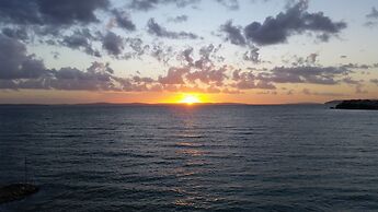 Sunset Split Rooms
