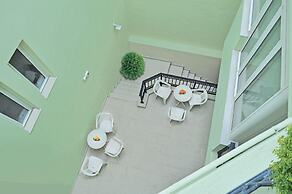 Greta Apartments