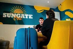 Onefam Sungate