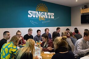 Onefam Sungate
