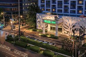 Maple Hotel