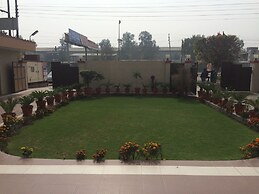 Hotel Maiden Residency