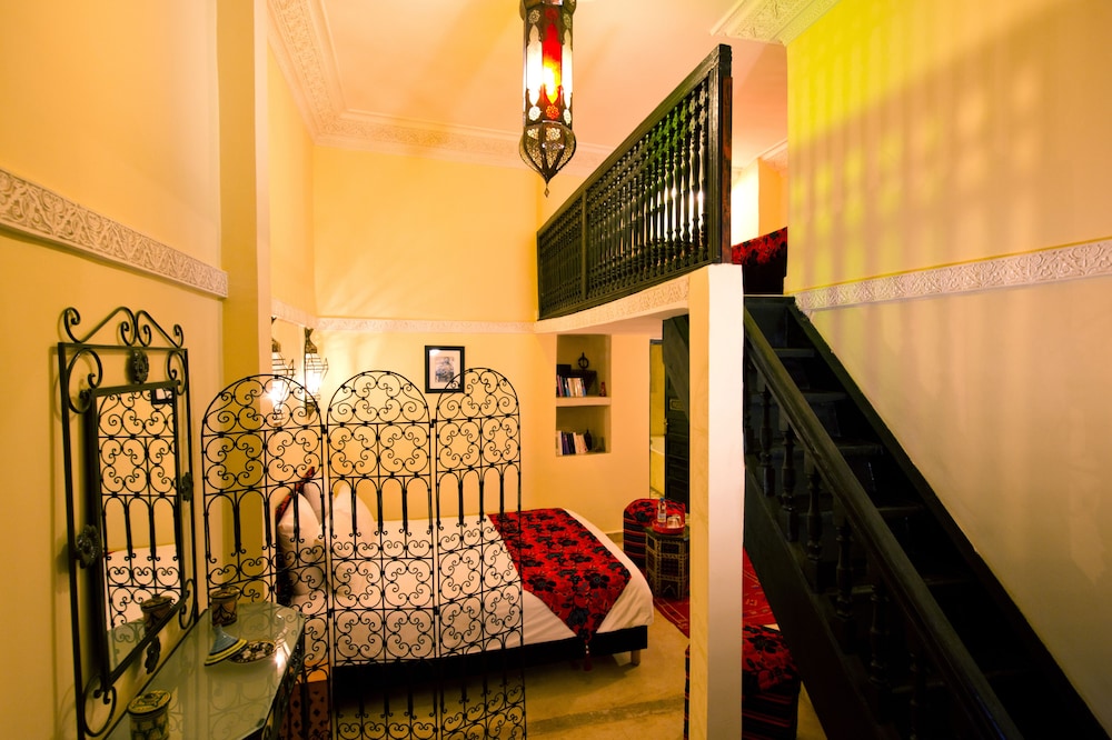Riad Signature