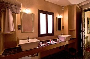 Riad Signature