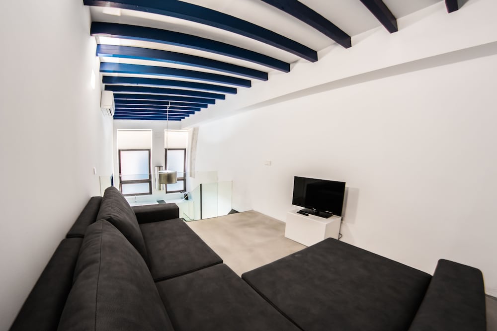 Lonja Suites Apartments