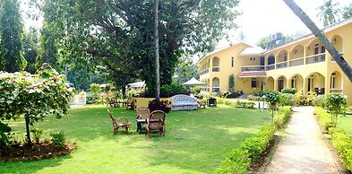 Carina Beach Resort