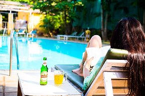Carina Beach Resort