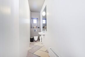 Thomsen Apartments