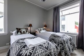 Thomsen Apartments