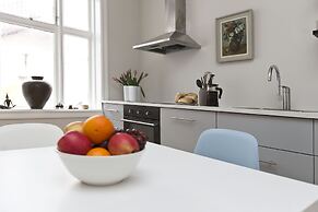 Thomsen Apartments