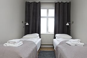 Thomsen Apartments