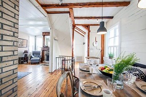 Thomsen Apartments