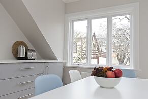 Thomsen Apartments