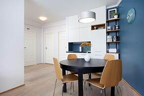 Thomsen Apartments
