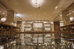 Reef Global Hotel