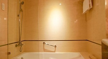 Royal Garden Hotel