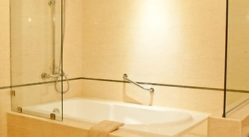 Royal Garden Hotel