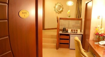 Royal Garden Hotel
