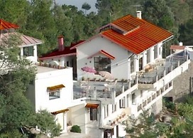 ECKO Woodsvilla Resort