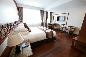 Hotel M