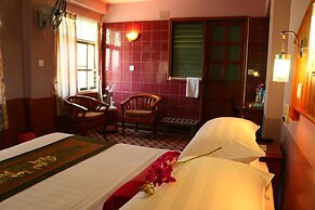 Royal City Hotel