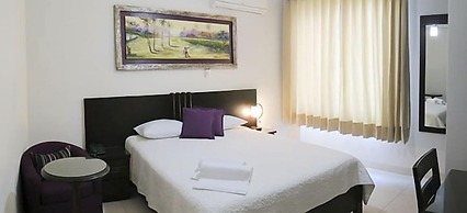 El Cacique Hotel