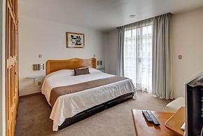 G K Suites Duraznos