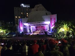 Vision House