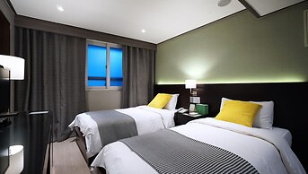 Insadong Crown Hotel