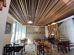 Happy Life Hostel