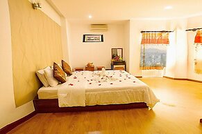 Golden Tulip Hotel