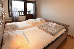 Abisko Guesthouse  & Activities