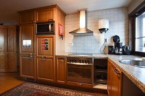Abisko Guesthouse  & Activities