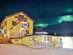 Abisko Guesthouse  & Activities