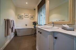 Melrose Place Boutique Hotel