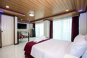 Diamond Water Edge Resort