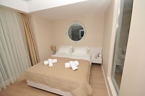 Alesta Yacht Hotel