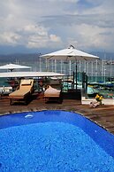 Alesta Yacht Hotel
